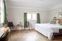 STF Hotel Zinkensdamm Hotels near Fuängens kemtvätt, skrädderi, skor och nyckel service