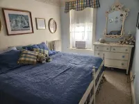 Inn of the Six-Toed Cat