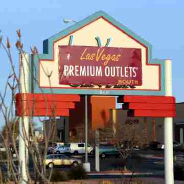 DoubleTree by Hilton Las Vegas Airport Hotel Exterior