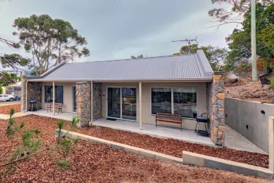 Freycinet Stone Studio 8