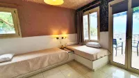 Hersonisos - Sleeps 15 - Parking - Pool - Garden