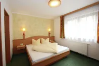 Apartment in Kaltenbach Near Ski Lift - balcony