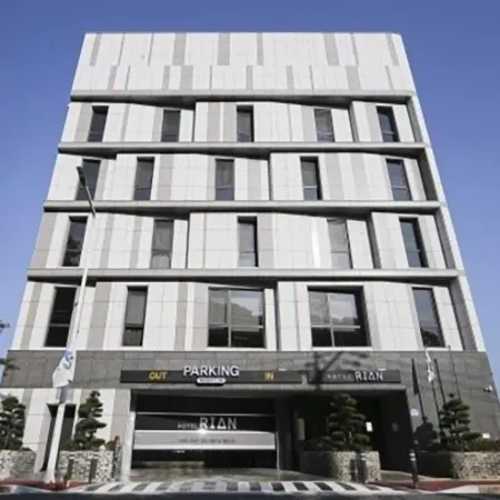 Rian Hotel