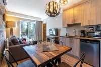 Le Viking Resort Hotels in Sainte-Marguerite-du-Lac-Masson