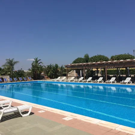 Racar Hotel