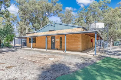 Torrumbarry Weir Holiday Park Hotels in Patho
