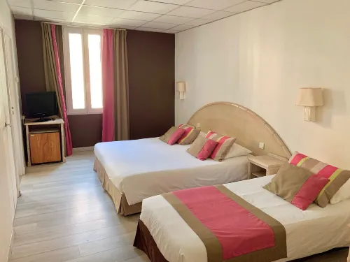 Hôtel de Flore Hotels in Saint-Raphaël
