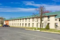 Red Carpet Inn - Pet friendly