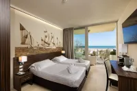Mercure Rimini Lungomare Hotels near Coconuts