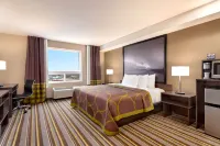 Super 8 by Wyndham Thompson Hotels in Thompson