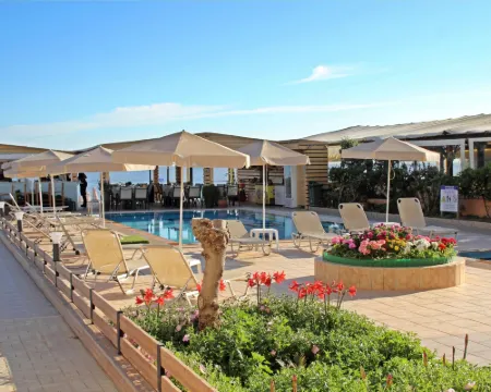 เอสเปรีดีส บีช โฮเท็ล อพาร์ทเม้นทส์ โรงแรมในStalos