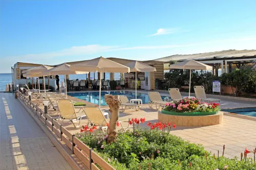 Esperides Beach Hotel Apartments Hotels in Stalos