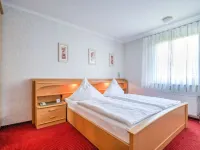 Modern Apartment in Schwalefeld with Garden - Homestays