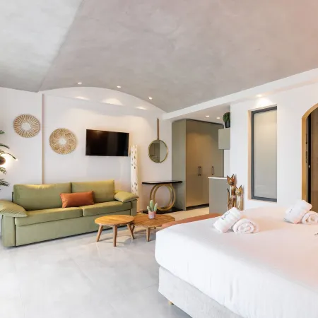 Cocooning Suites by Blue Carpet