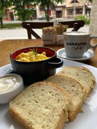 Casa Três Rios - Campos do Jordão Отели рядом с достопримечательностью «Casa - Chalé Condomínio Estância das Águas Claras»