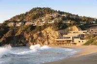 Four Seasons Resort Tamarindo, Mexico فنادق في La Huerta