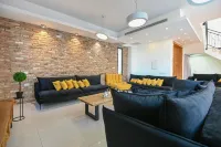 Villa Vilea Hotels near Arbel National Park
