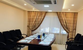 Comfort Hotel Suites
