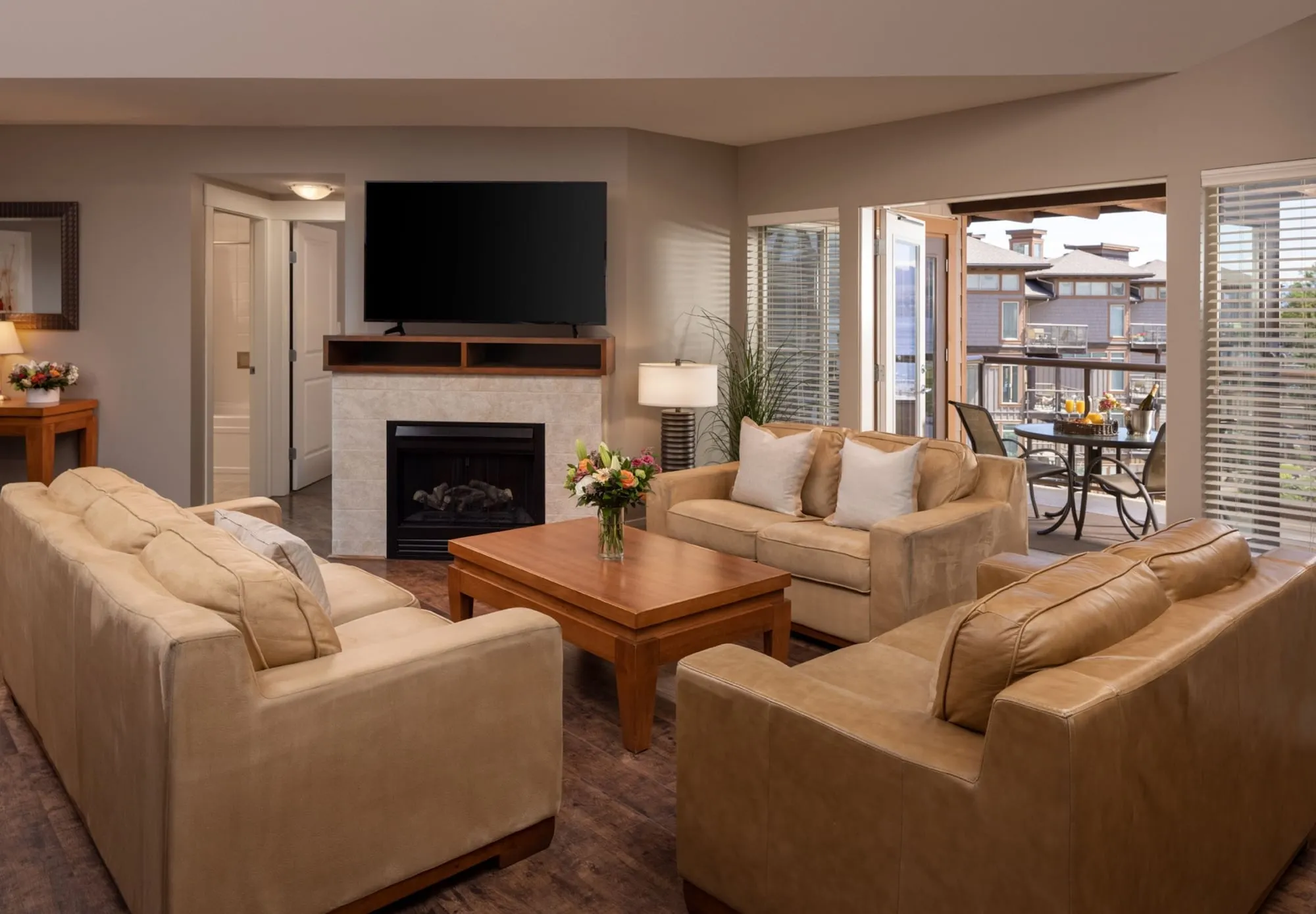 The Cove Lakeside Resort Zimmer Photos