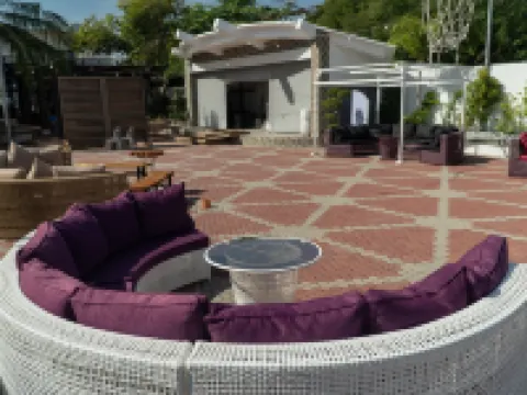 The Blessed Purple Bamboo Beach Resort Hoteles en Alaminos