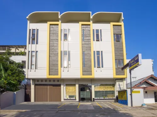 Pondok Indah Guest House by Ecommerceloka - Pensions
