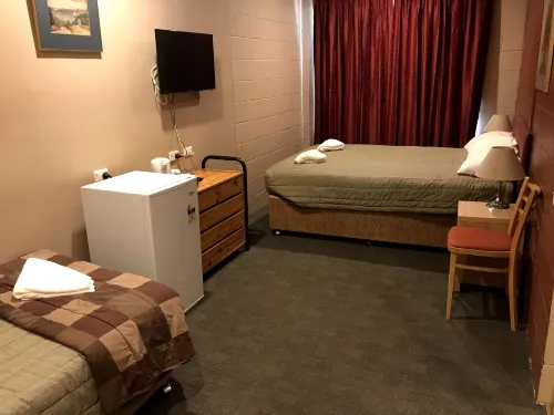 Cottonwood Lodge