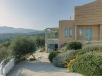 Ouzo Panoramic Houses 2, με ιδιωτική πισίνα Ξενοδοχεία στην πόλη Πλωμάρι