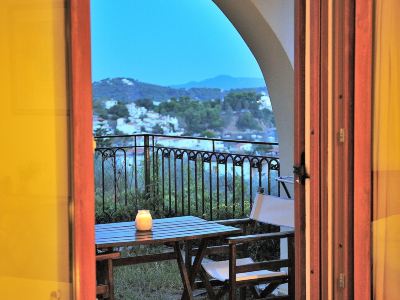 Eye Q Resort