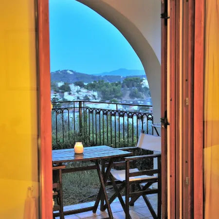 Eye Q Resort
