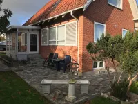 Kongebrogade 77 Hotels near Geografisk Have