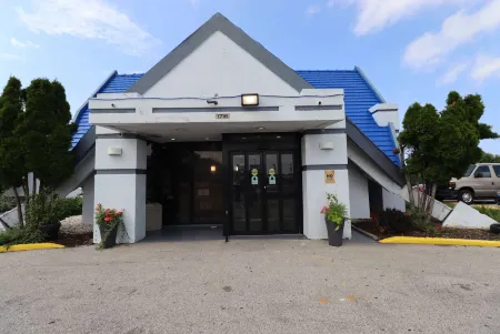 Travelodge by Wyndham Milwaukee