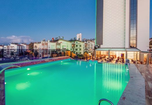 4. 홀리데이 인 안..