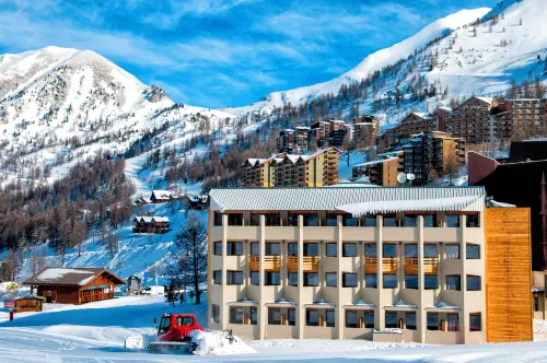 Sowell Residences New Chastillon Hotels in Auron