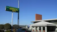 Econo Lodge Inn & Suites