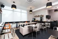 Ténéo Apparthotel Talence - Espeleta Hotels in Talence