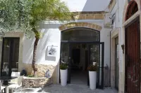 Corte Cairoli B&B and Suites Hotels in Modugno