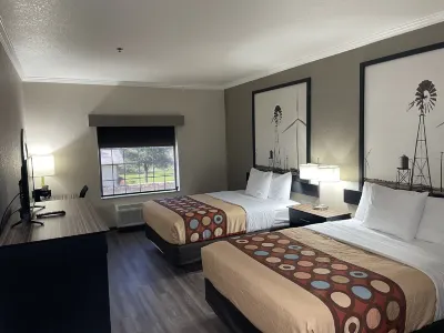 Super 8 by Wyndham San Antonio/Alamodome Area Hotels in San Antonio