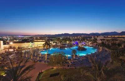Xperience Kiroseiz Parkland Отели рядом с достопримечательностью «Голливуд Шарм Эль Шейх»