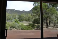 The Grampians Motel - Mountain view