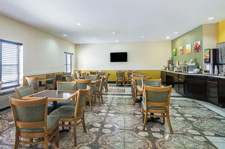 Quality Inn & Suites Harvey - Chicago Southland