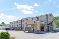 Super 8 by Wyndham Bath Hammondsport Area Hotels in Hammondsport