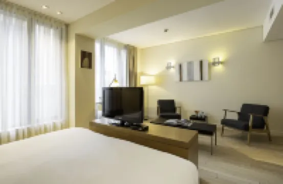 B-Aparthotel Grand Place