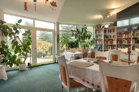 Penzion Pod Zvonem Отели в г. Kolinec