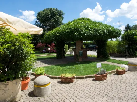 La Bergamina Hotel & Restaurant Отели в г. Agrate Brianza