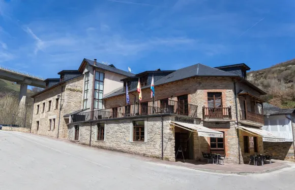 亞曼巴馬斯迪酒店