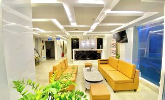 Art Deluxe Hotel