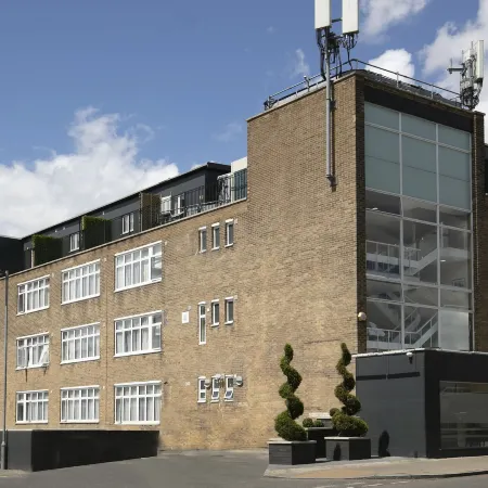 Best Western Northfields Ealing Hotel Отели рядом с достопримечательностью «Стадион «Гриффин Парк»»