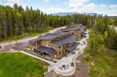 Hot Tub, Game Room, Stunning Mountain Views - Luxurious Haven Hotels near The Loop Trailhead