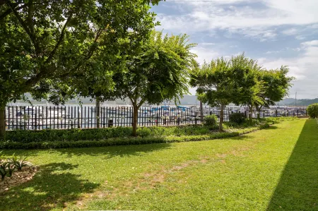 Protea Hotel Knysna Quays Отели в г. Книсна