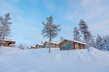 Wilderness Hotel Muotka & Igloos Отели рядом с достопримечательностью «Kakslauttanen»